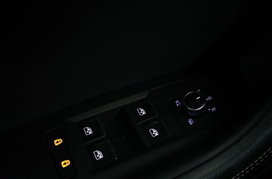 Volkswagen Touareg V6 TDI R-Line - foto 27