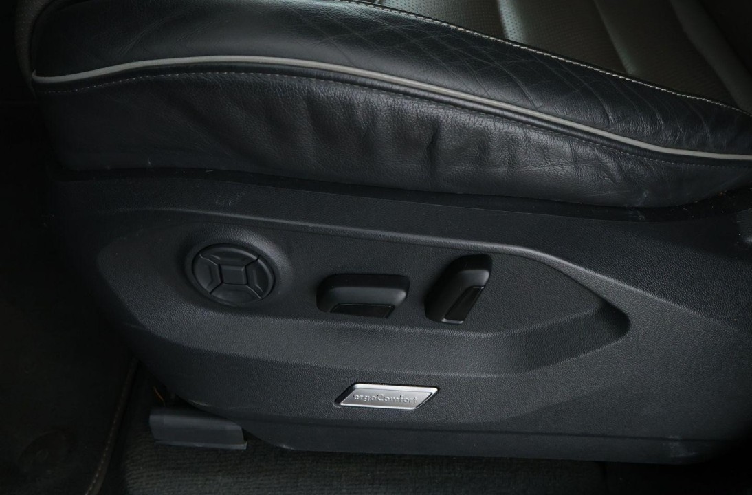 Volkswagen Touareg V6 TDI R-Line - foto 28