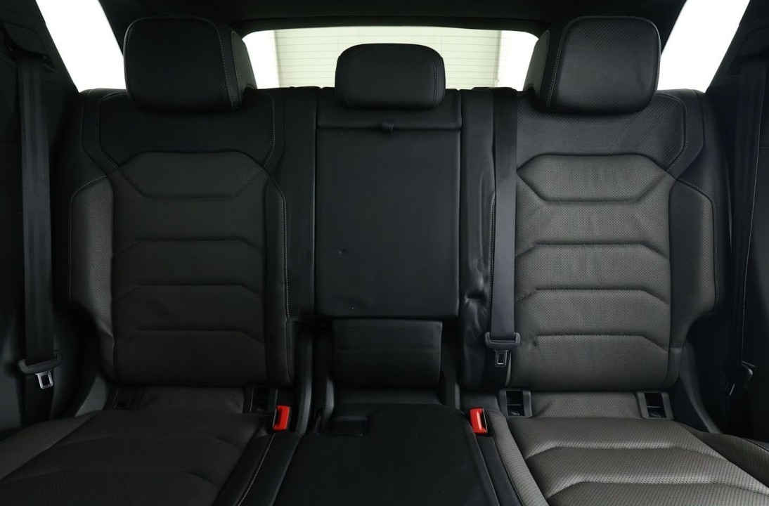 Volkswagen Touareg V6 TDI R-Line - foto 24
