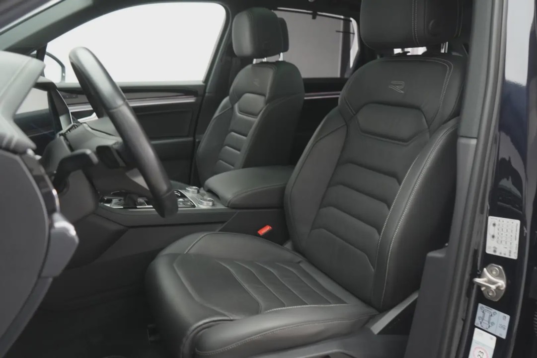 Volkswagen Touareg V6 TDI R-Line - foto 8