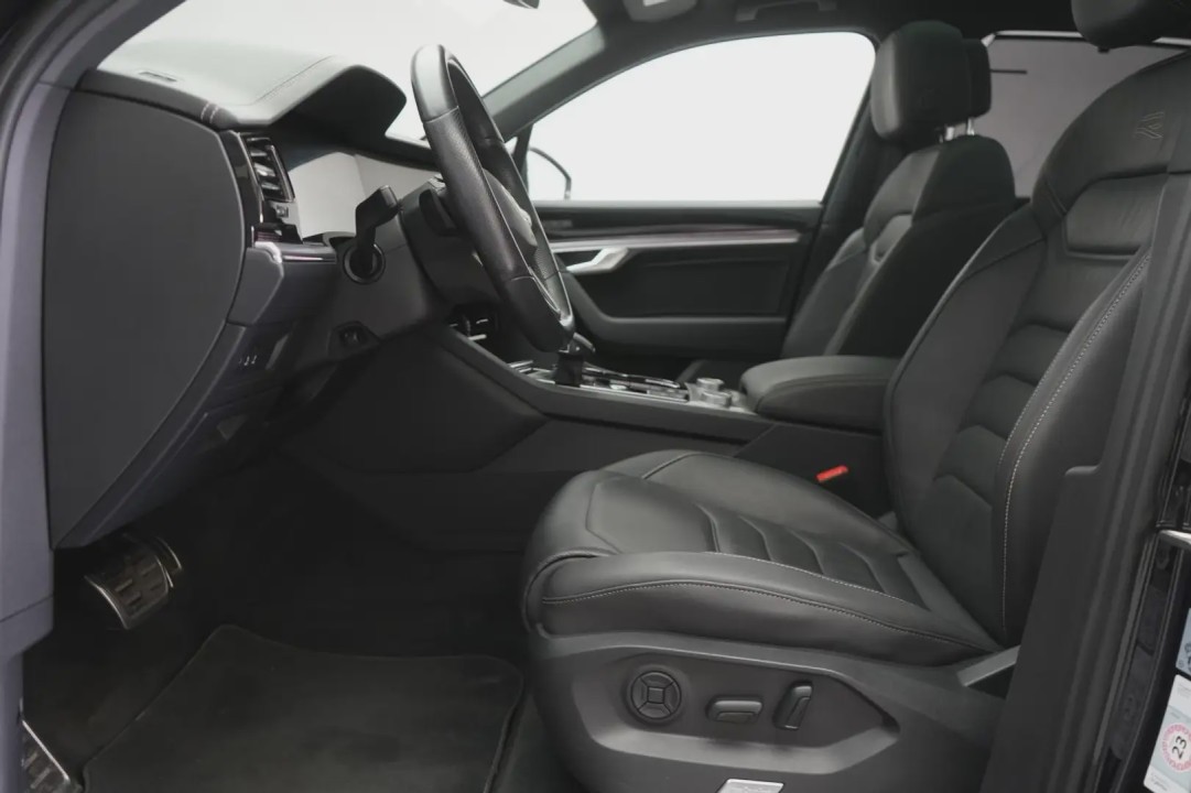 Volkswagen Touareg V6 TDI R-Line - foto 7