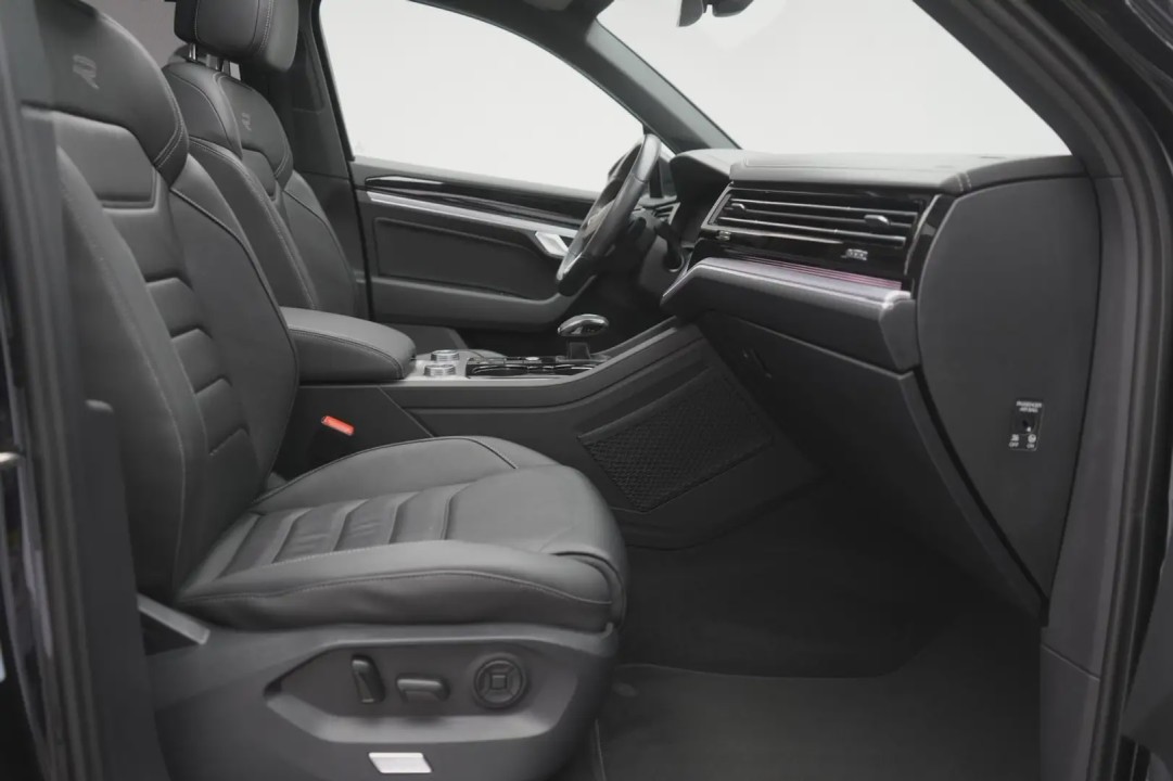 Volkswagen Touareg V6 TDI R-Line - foto 10
