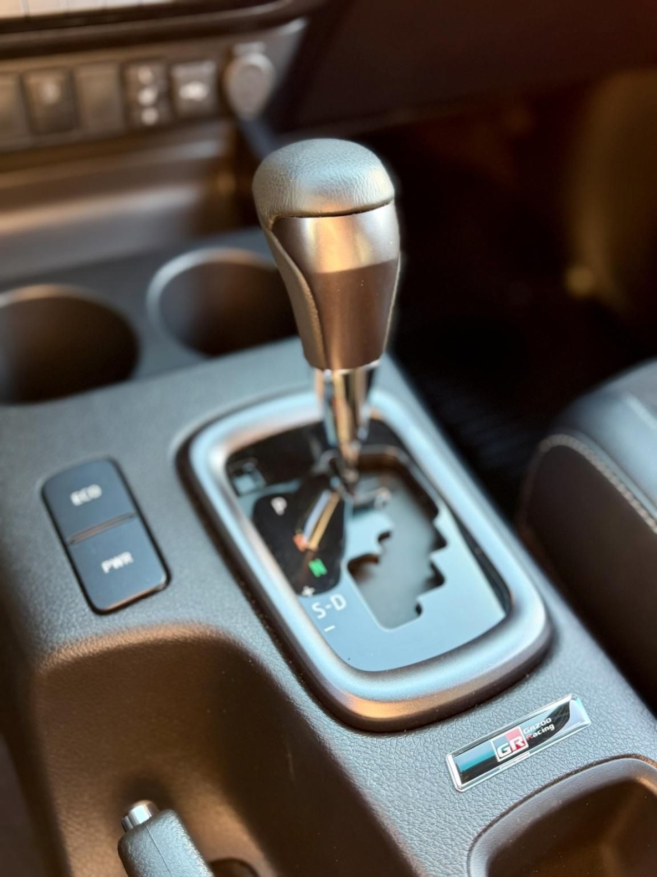 Toyota Hilux GR Sport - foto 15