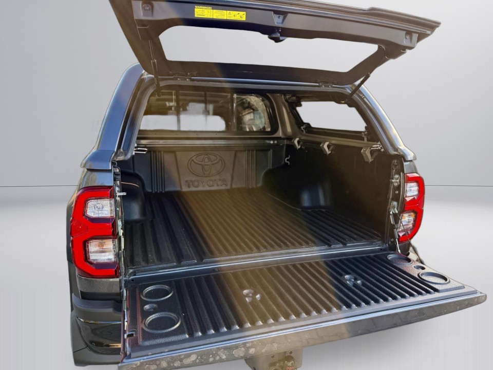 Toyota Hilux GR Sport - foto 25