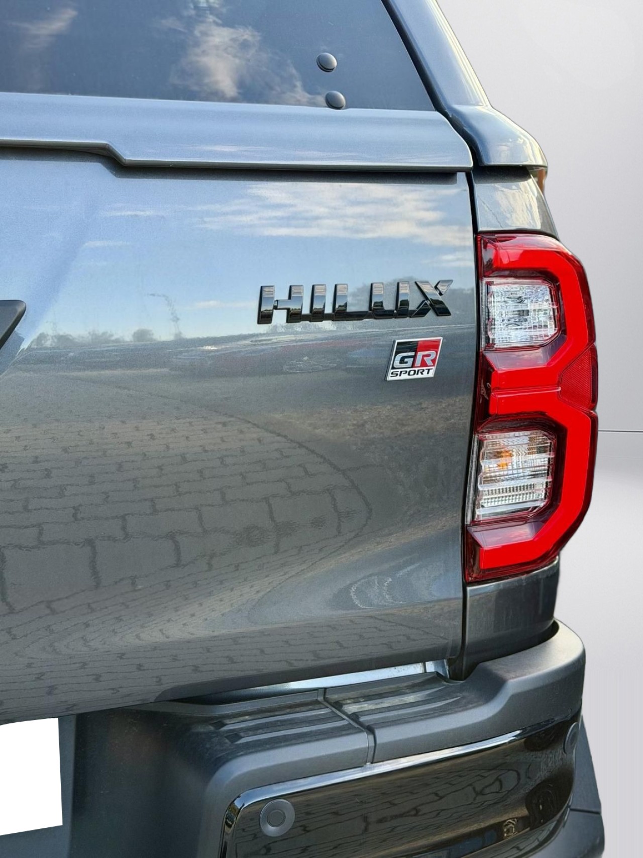 Toyota Hilux GR Sport - foto 27
