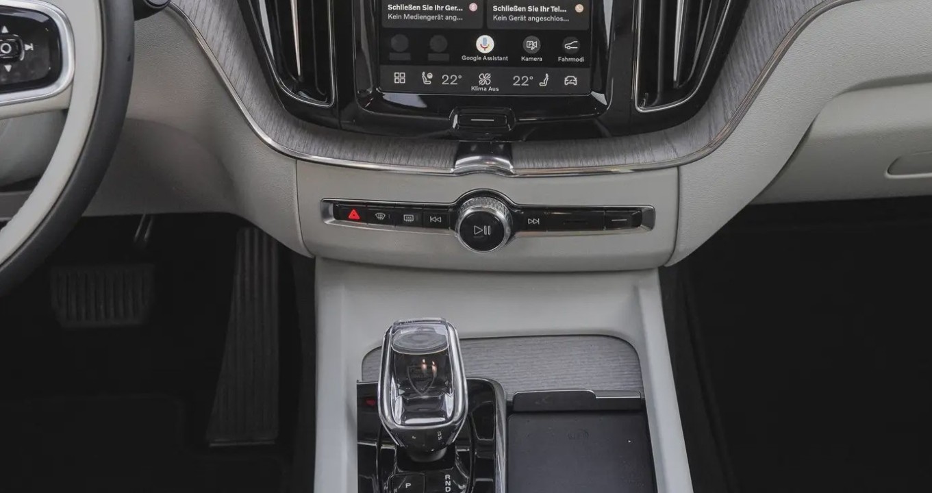 Volvo XC60 T8 AWD Ultra Bright - foto 11