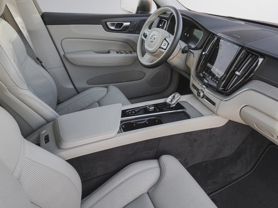 Volvo XC60 T8 AWD Ultra Bright - foto 7