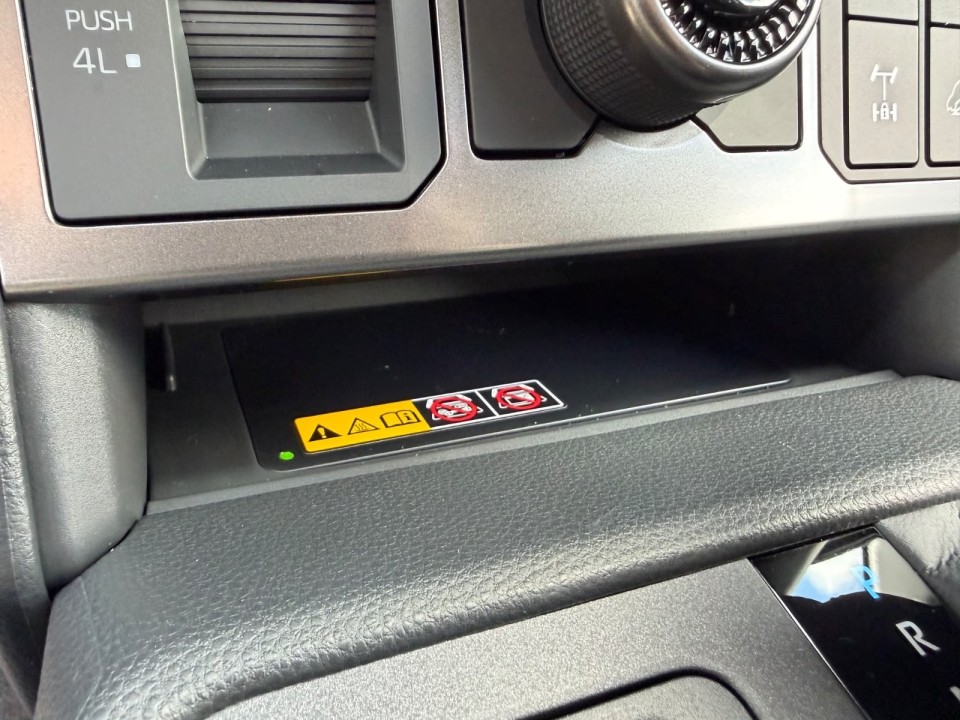 Toyota Hilux Invincible - foto 24