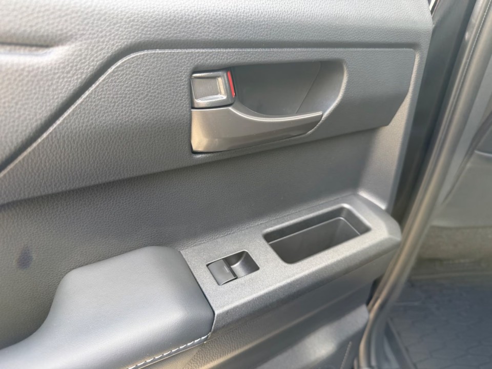 Toyota Hilux Invincible - foto 34