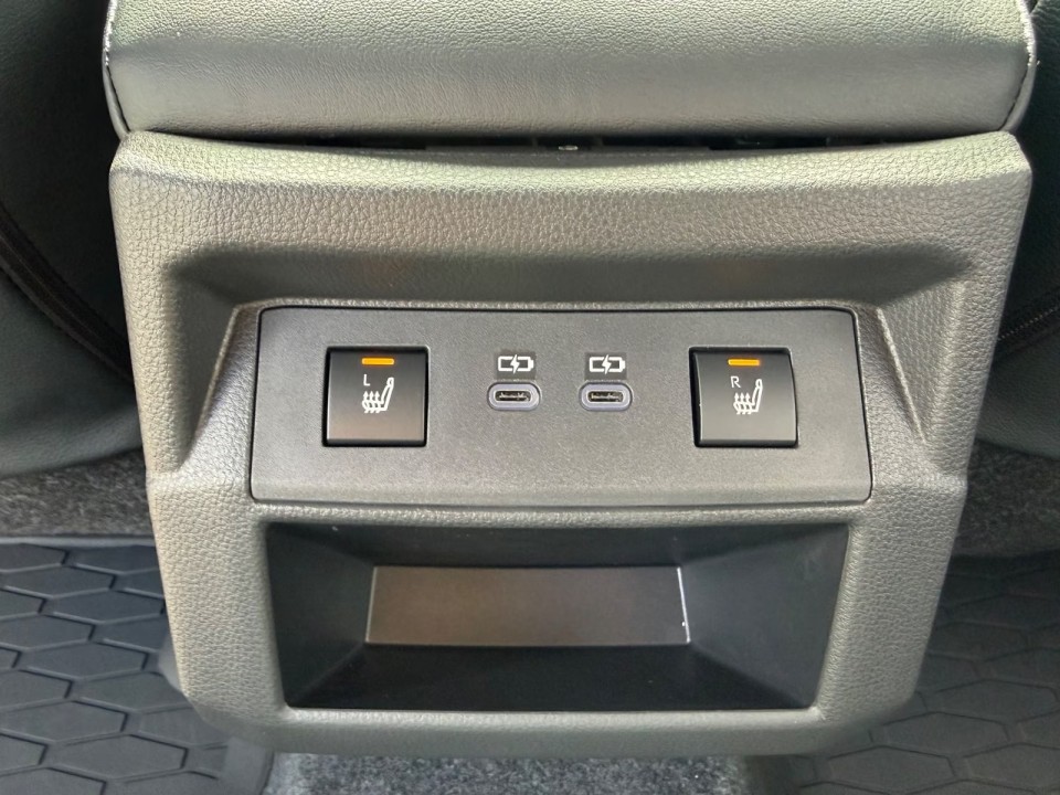 Toyota Hilux Invincible - foto 29
