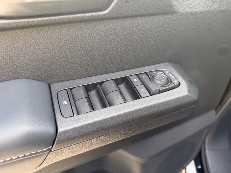 Toyota Hilux Invincible - foto 31