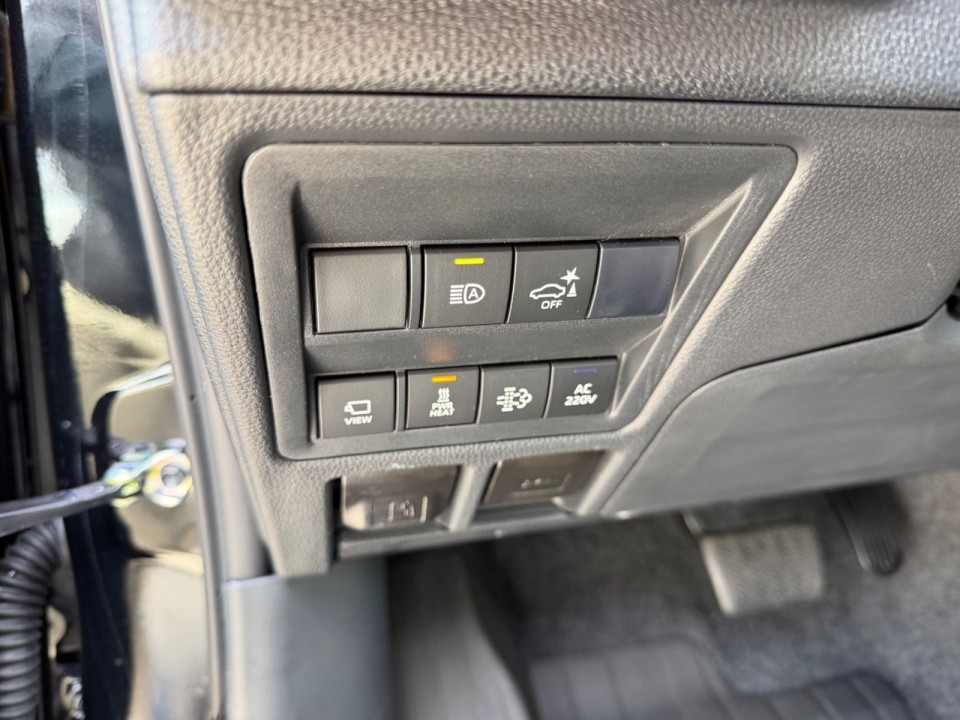 Toyota Hilux Invincible - foto 23
