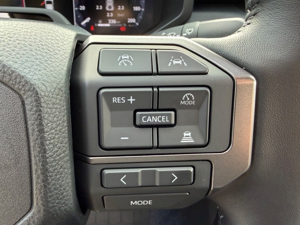 Toyota Hilux Invincible - foto 16