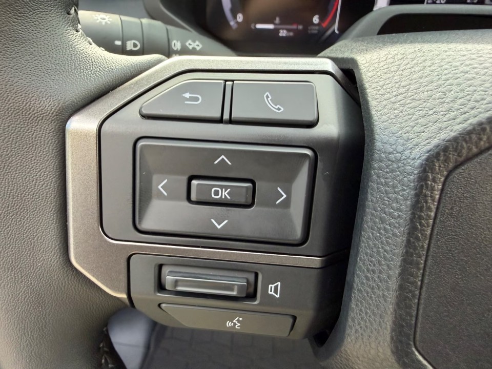 Toyota Hilux Invincible - foto 15
