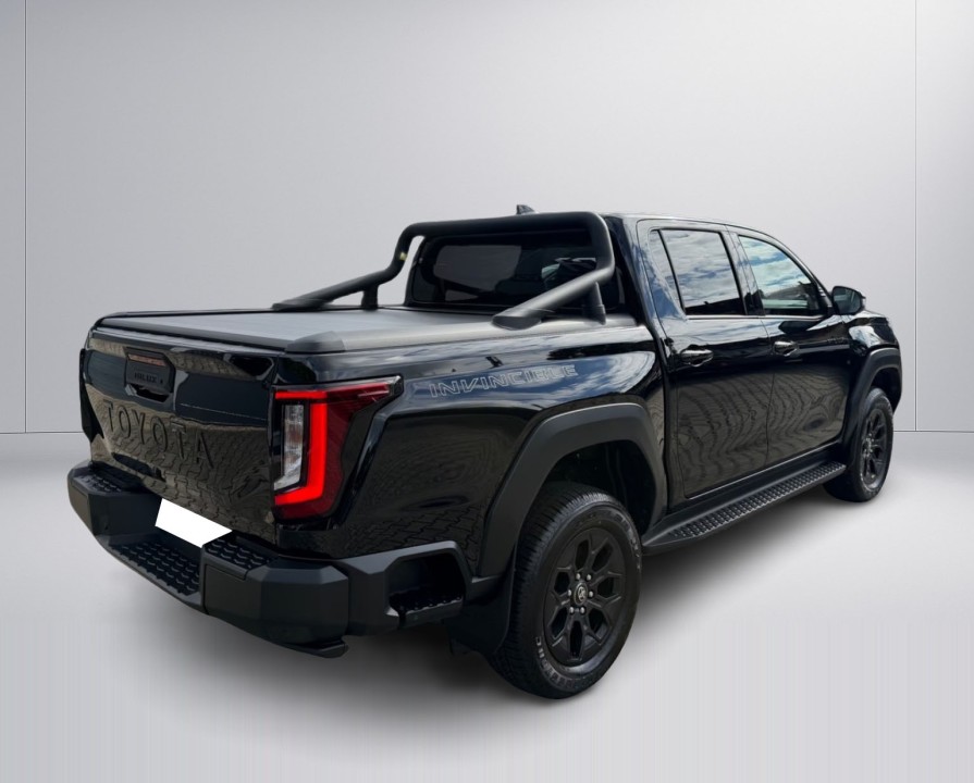 Toyota Hilux Invincible (4)