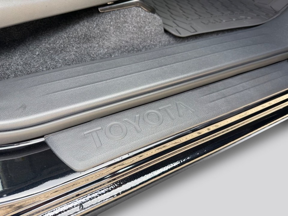 Toyota Hilux Invincible - foto 37