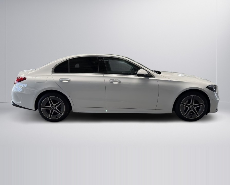 Mercedes-Benz C 300e 4MATIC AMG Line Premium (2)