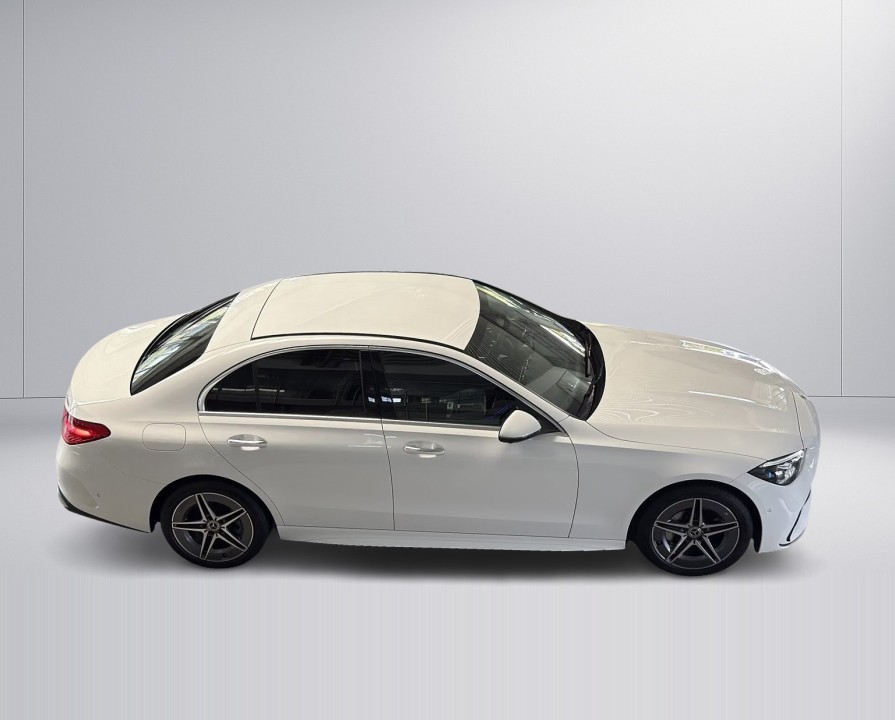 Mercedes-Benz C 300e 4MATIC AMG Line Premium (3)