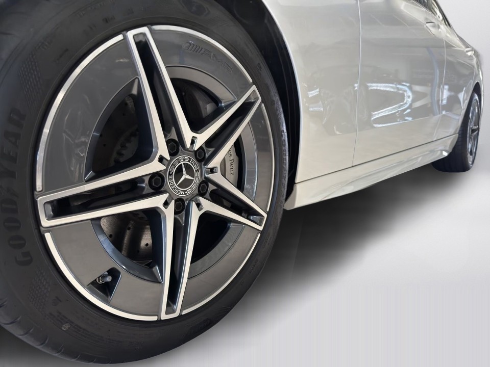 Mercedes-Benz C 300e 4MATIC AMG Line Premium - foto 28