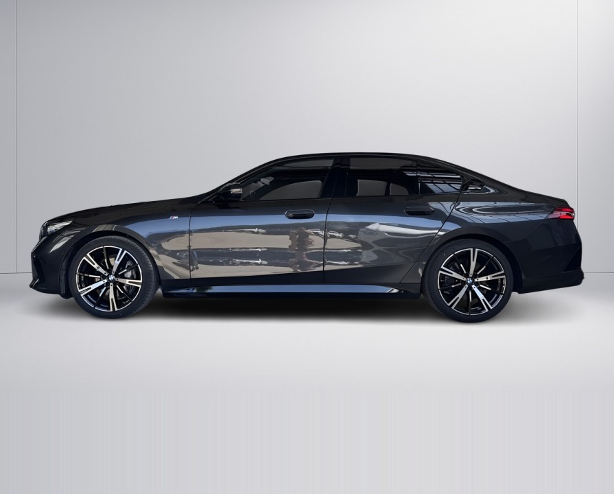 BMW Seria 5 540d xDrive M-Sport (5)