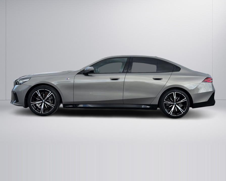 BMW Seria 5 Limousine 540d xDrive M-Sport (5)