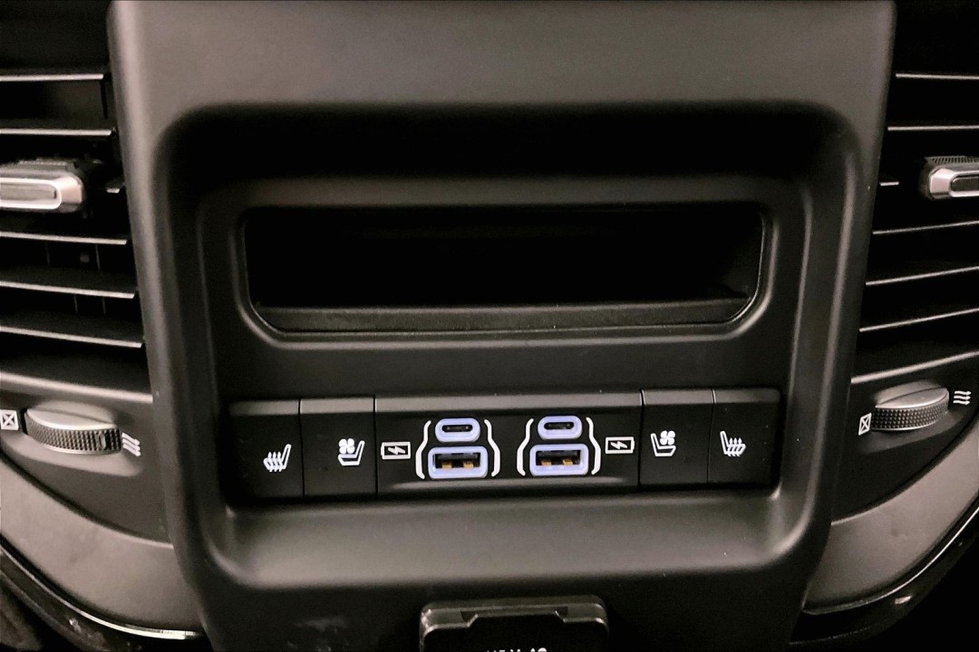 Dodge RAM 1500 Limited - foto 26