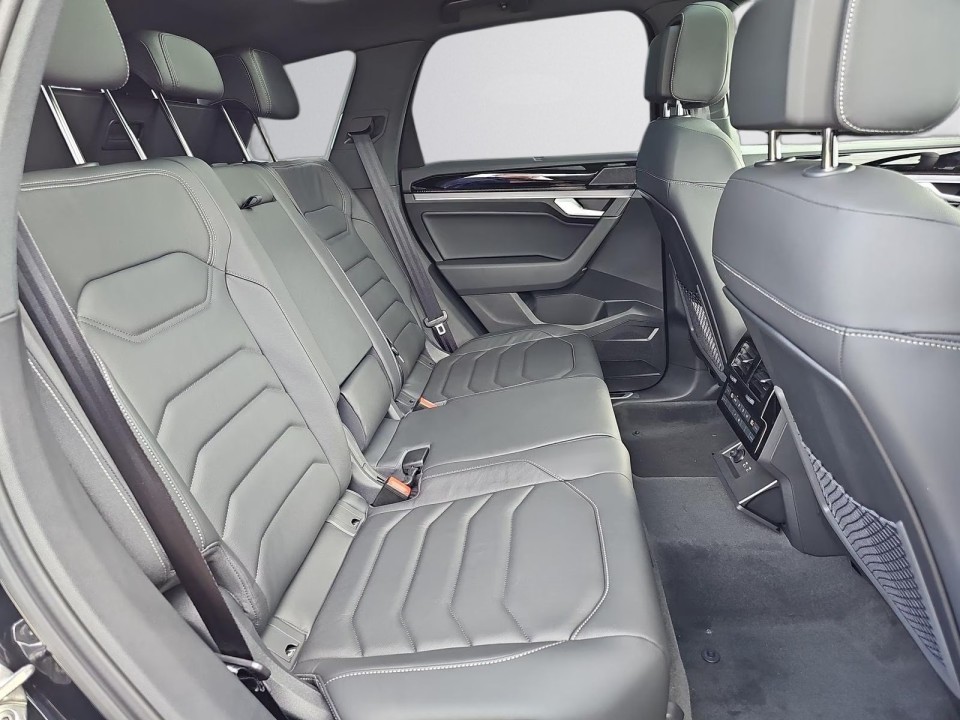 Volkswagen Touareg V6 TDI R-Line - foto 13