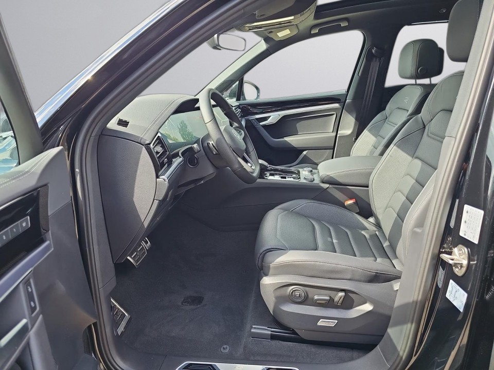 Volkswagen Touareg V6 TDI R-Line - foto 10