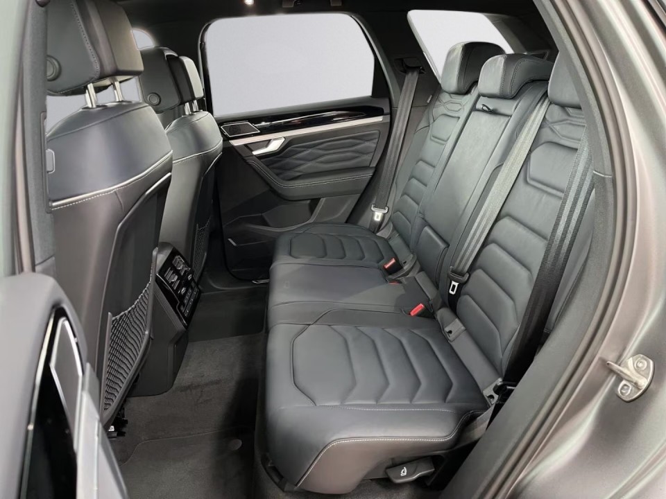 Volkswagen Touareg V6 TDI R-Line - foto 22
