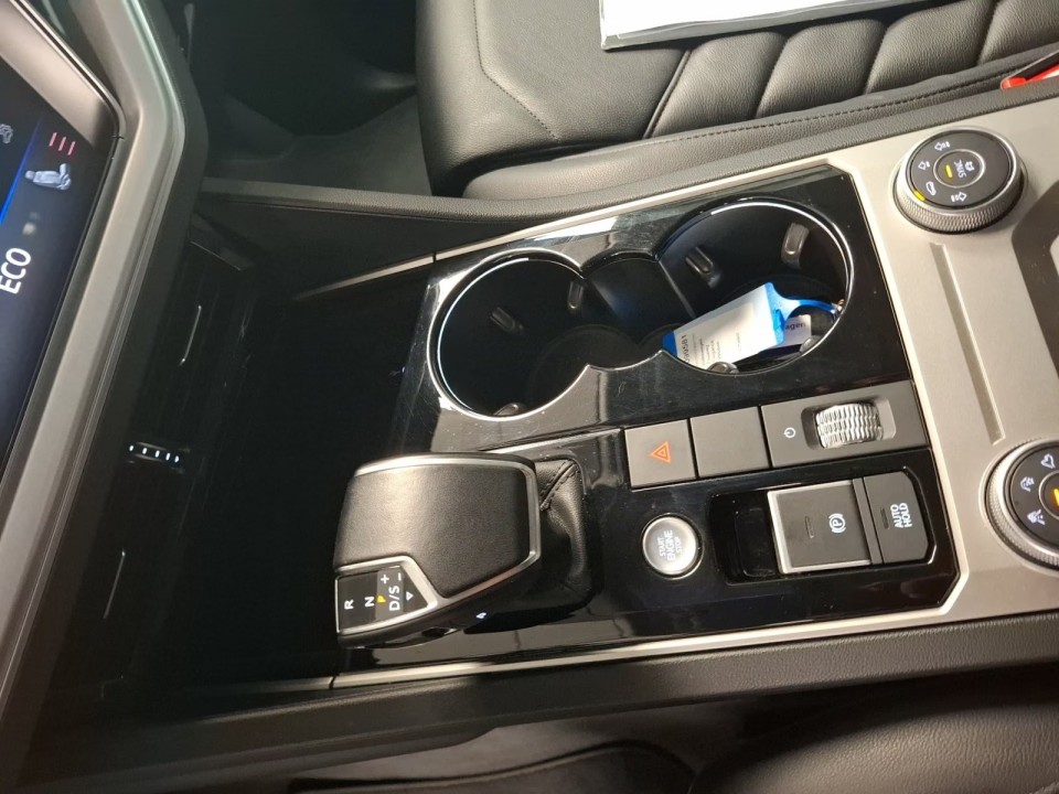 Volkswagen Touareg V6 TDI - foto 8