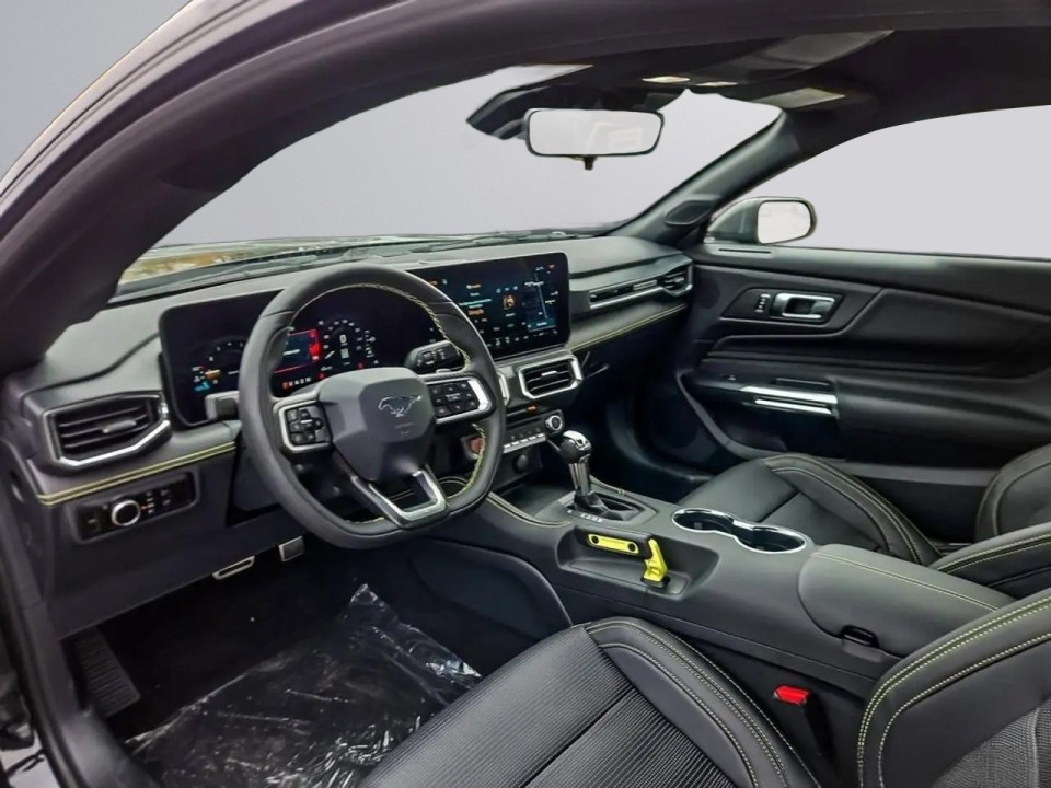 Ford Mustang - foto 8