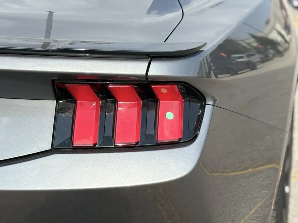 Ford Mustang - foto 22