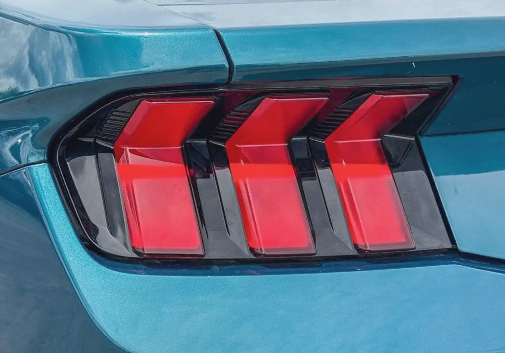 Ford Mustang - foto 23