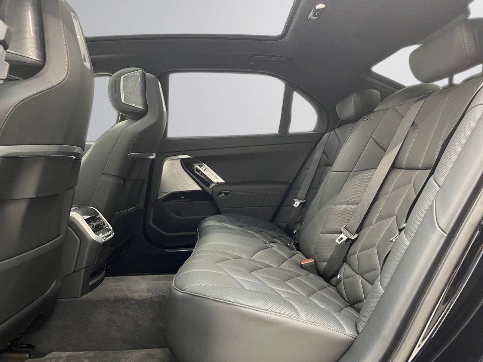 BMW Seria 7 750e xDrive M-Sport - foto 8