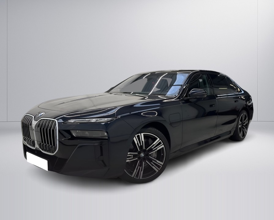 BMW Seria 7 750e xDrive M-Sport (4)