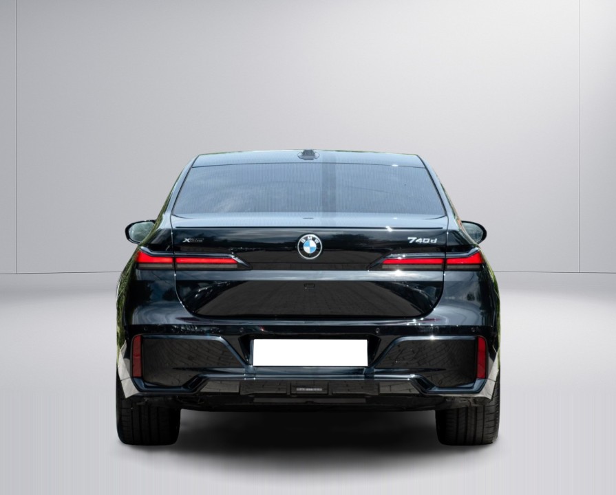 BMW Seria 7 740d xDrive M-Sport (3)