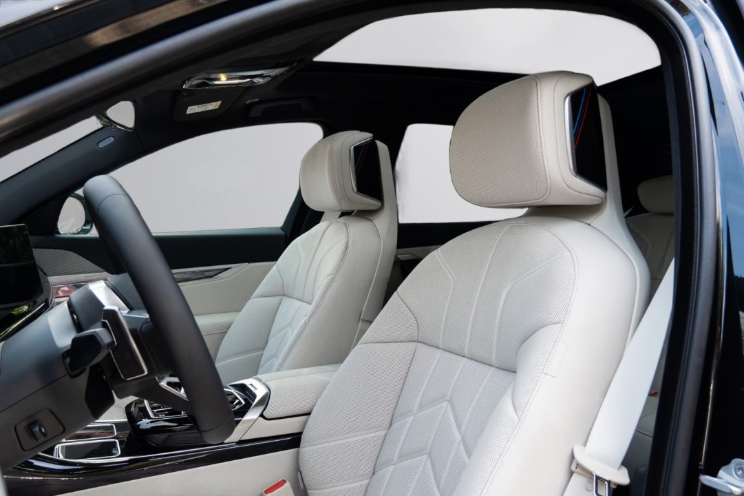 BMW Seria 7 740d xDrive M-Sport - foto 8