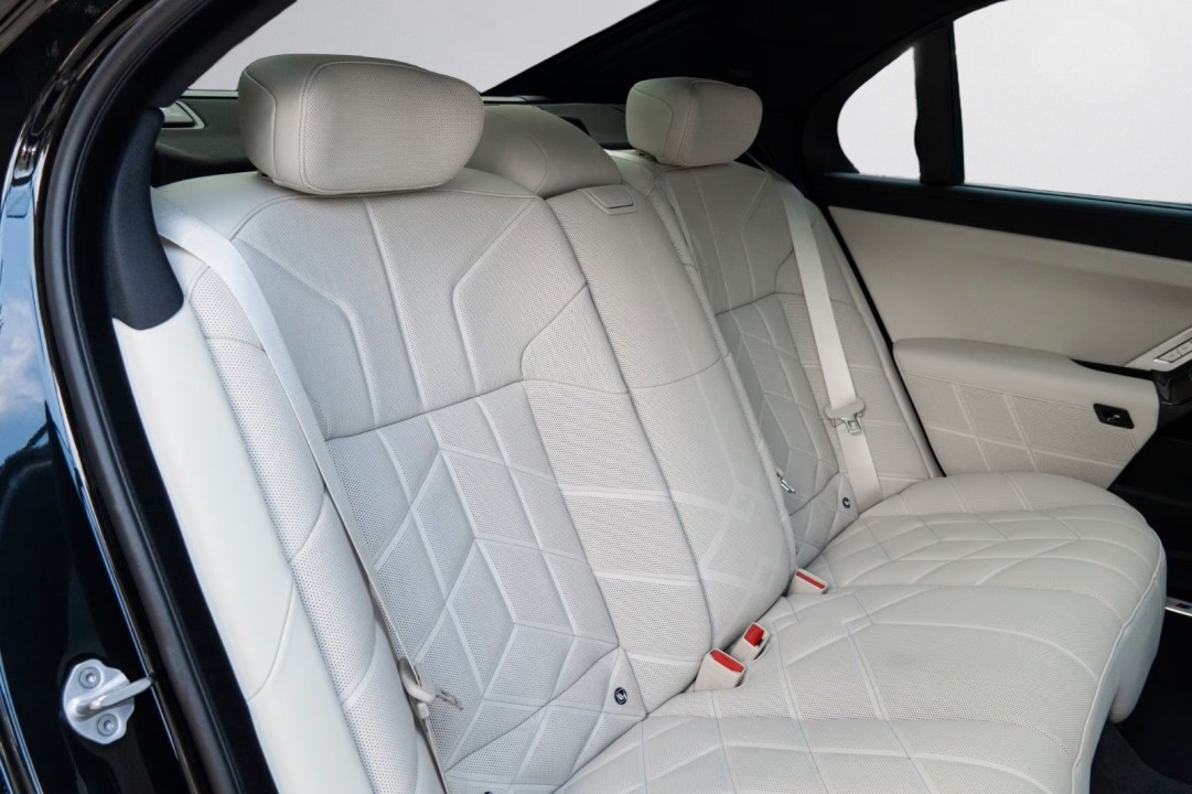 BMW Seria 7 740d xDrive M-Sport - foto 11