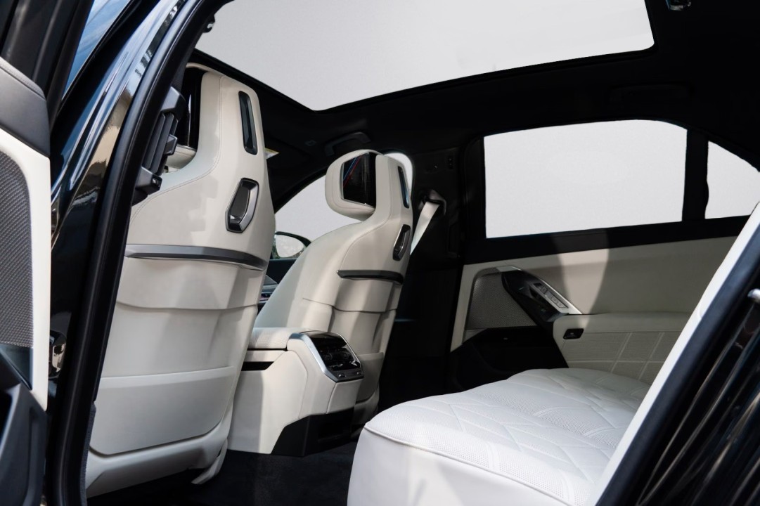 BMW Seria 7 740d xDrive M-Sport - foto 9