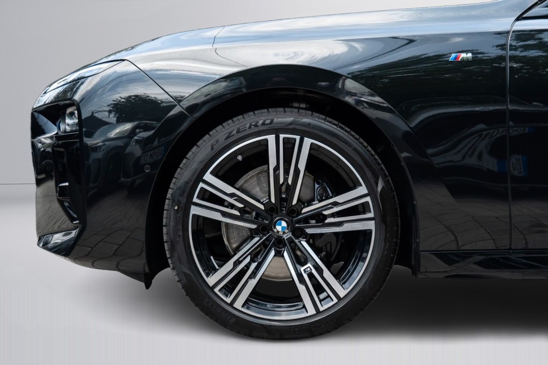 BMW Seria 7 740d xDrive M-Sport - foto 33