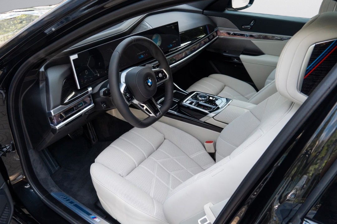 BMW Seria 7 740d xDrive M-Sport - foto 7