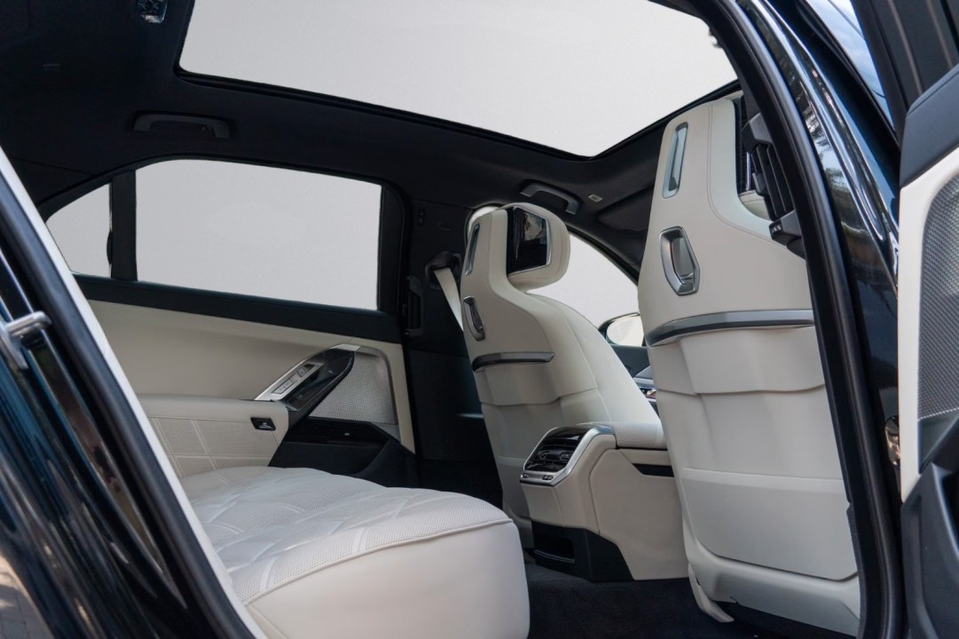 BMW Seria 7 740d xDrive M-Sport - foto 10