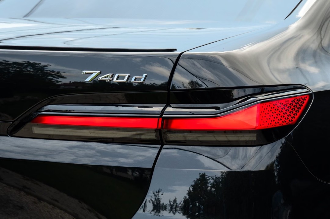 BMW Seria 7 740d xDrive M-Sport - foto 29