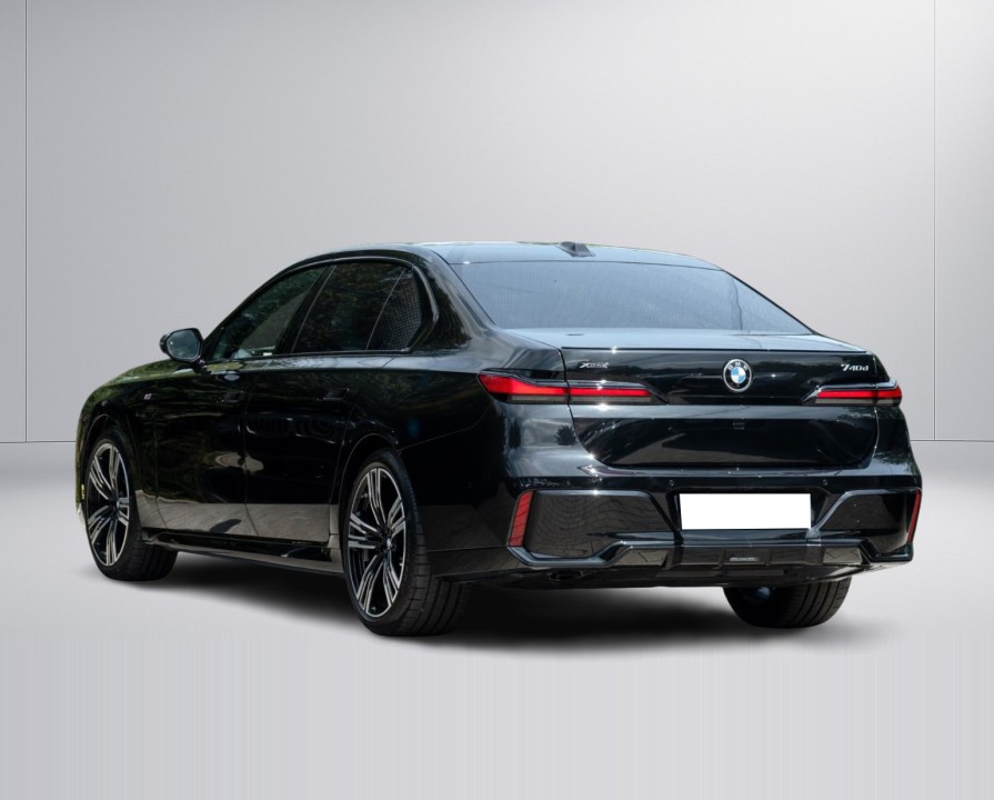 BMW Seria 7 740d xDrive M-Sport (4)