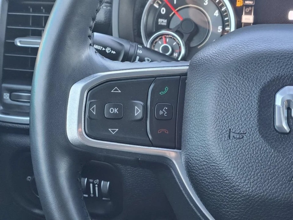 Dodge RAM 1500 Laramie - foto 11