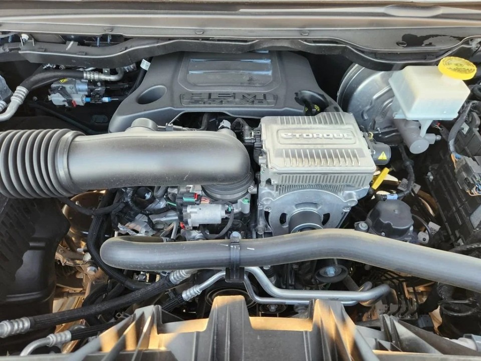 Dodge RAM 1500 Laramie - foto 25