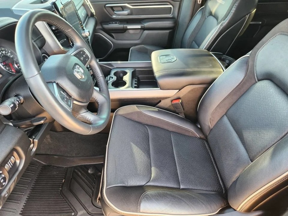 Dodge RAM 1500 Laramie - foto 10