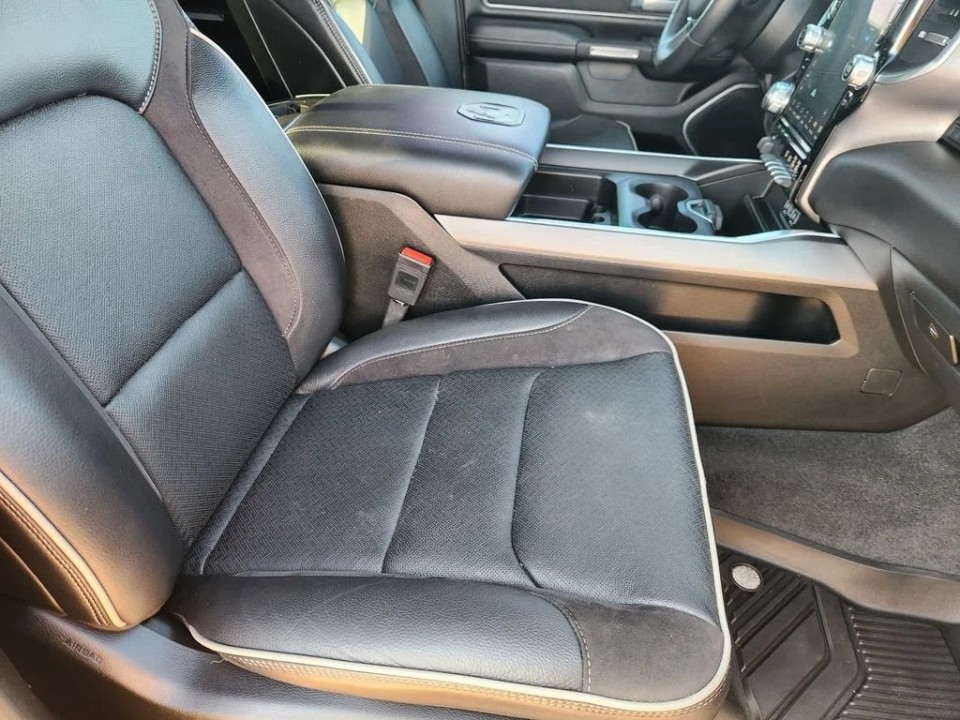 Dodge RAM 1500 Laramie - foto 13