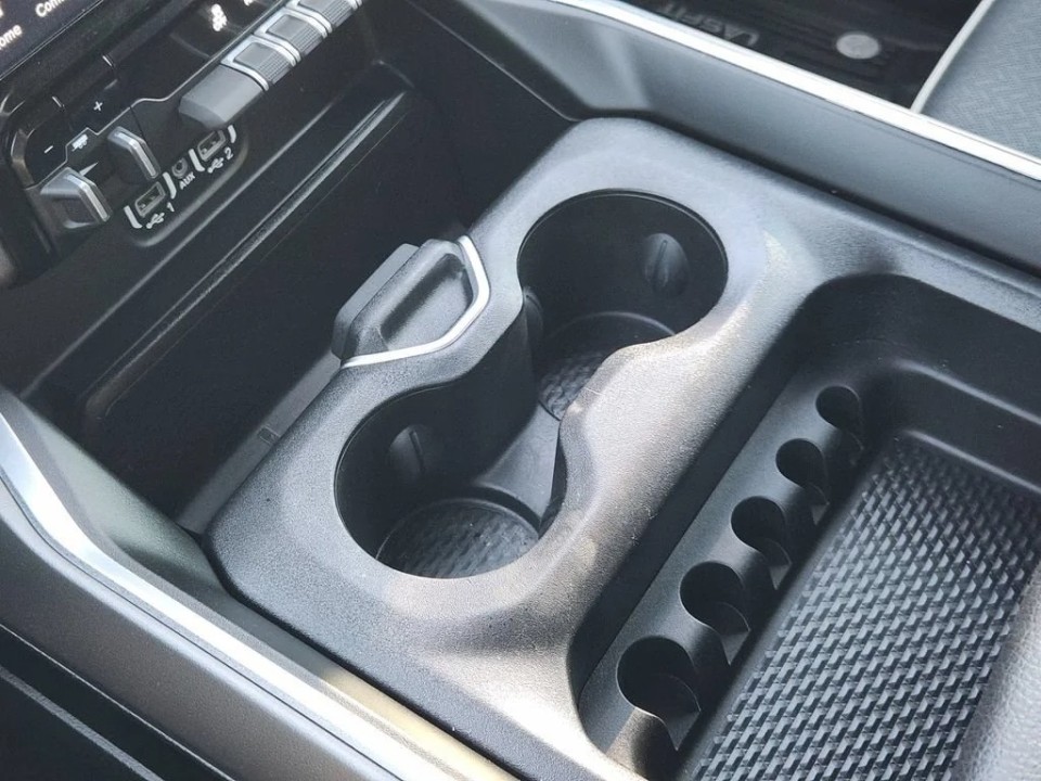 Dodge RAM 1500 Laramie - foto 17