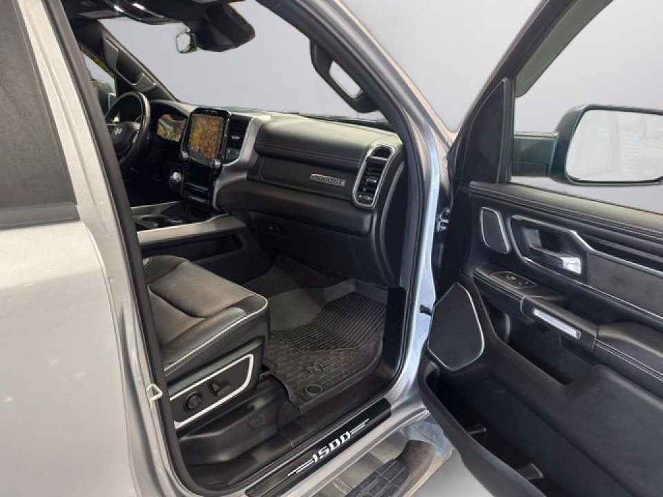 Dodge RAM 1500 Laramie - foto 18